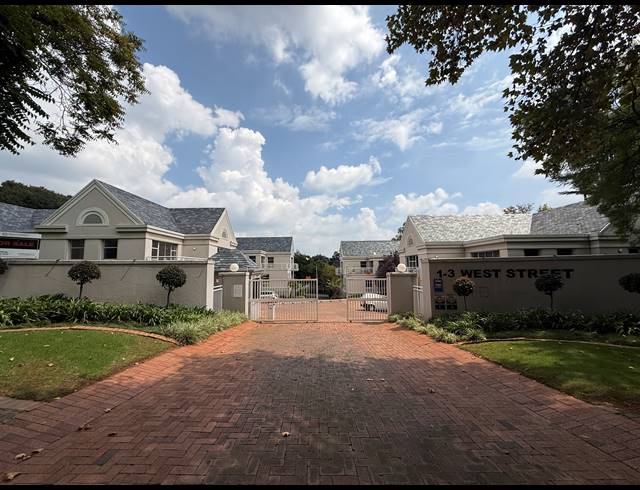4,714M² OFFICE FOR SALE IN HOUGHTON ESTATE